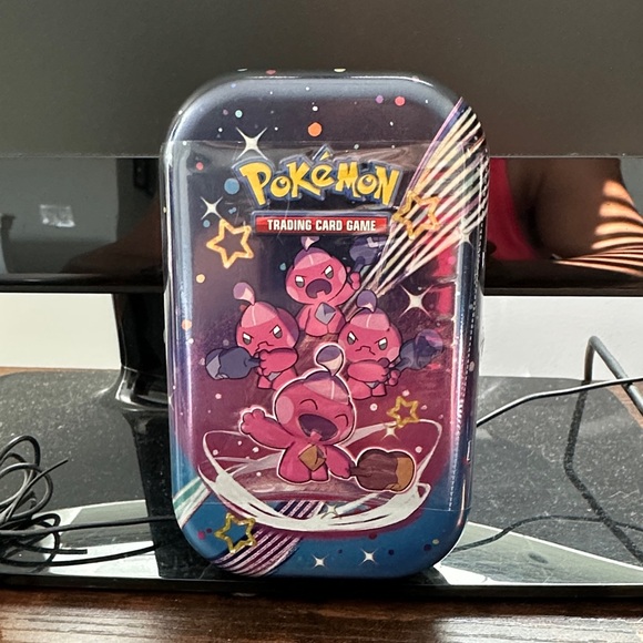 Pokémon TCG: Scarlet & Violet—Paldean Fates Mini Tin - Tinkatink - Picture 1 of 3